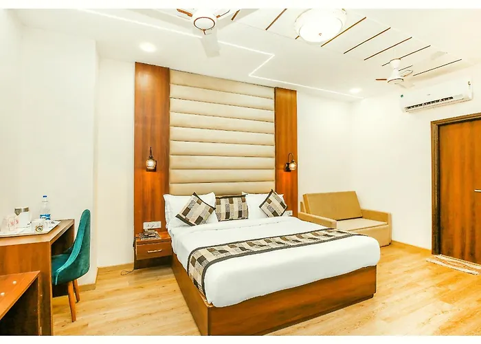 A Premium Hotel Grg Bottoms Up Villa Near Temple-Hygiene & Spacious Room